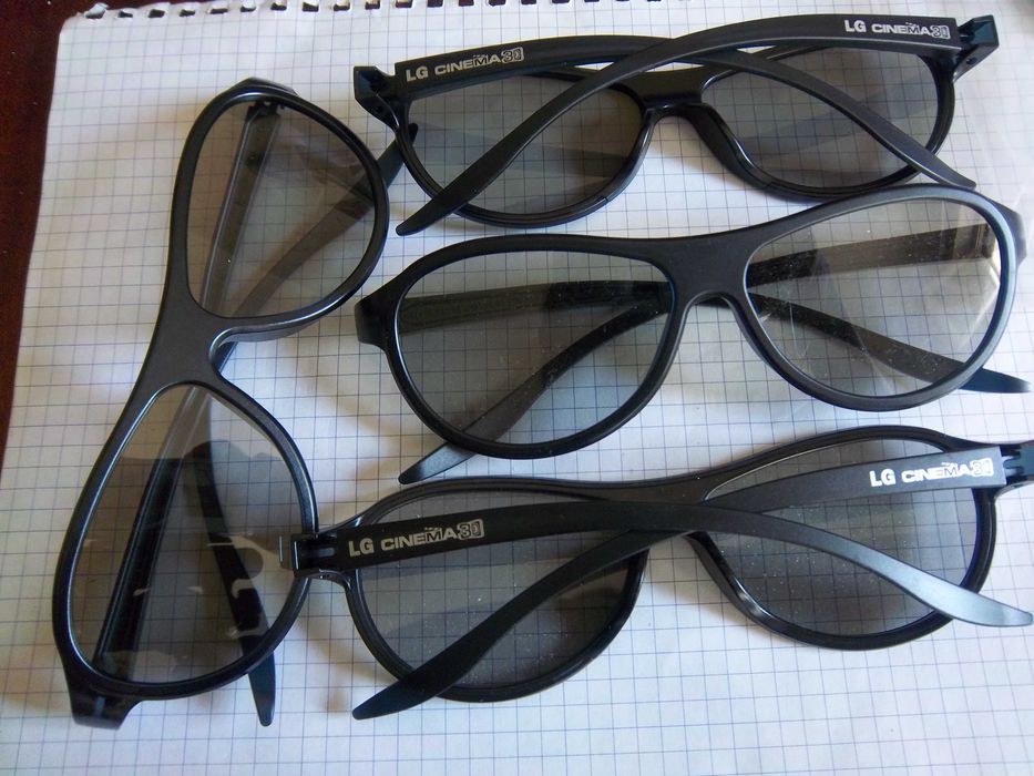 3D очки для телевизоров LG -  комплект 4 штуки.