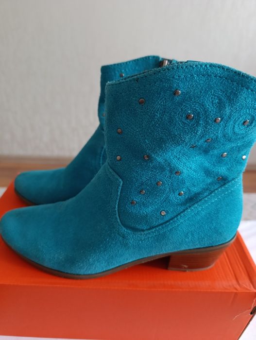 Чоботи козаки жіночі