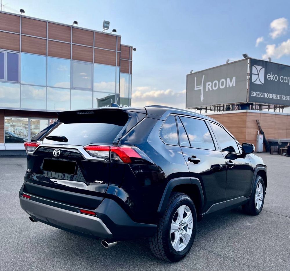 Продам офіційну Toyota RAV4 2019 AWD