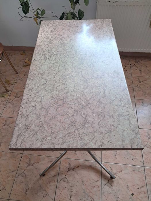 Stół kuchenny i krzesła