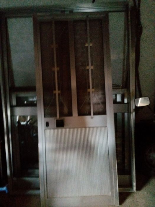 Vendo porta de alumínio