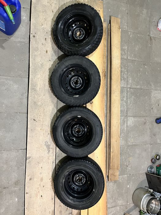 Продам комплект зимових коліс (шини з дисками) Ланос,Опель