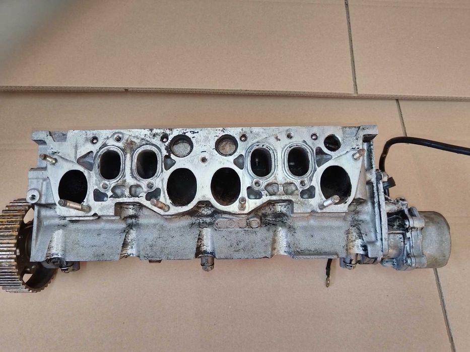 Głowica silnika Citroen Berlingo Peugot Partner 1.9  d  td scudo