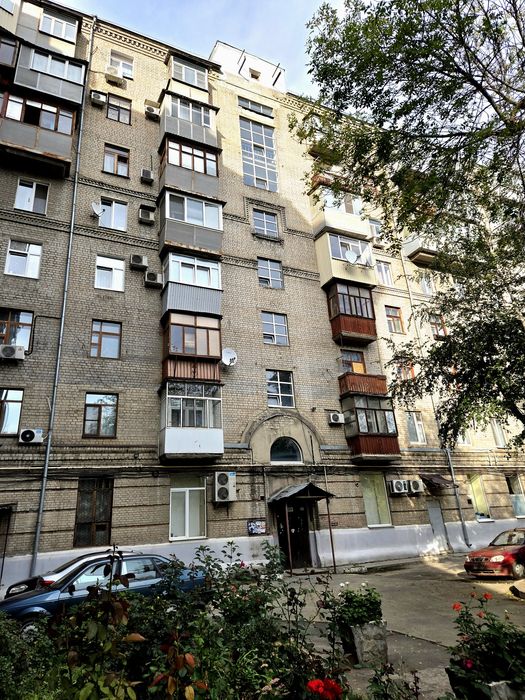 Продам 2х к.кв Центр, м. Защитников Украины, проспект. Героев Харькова