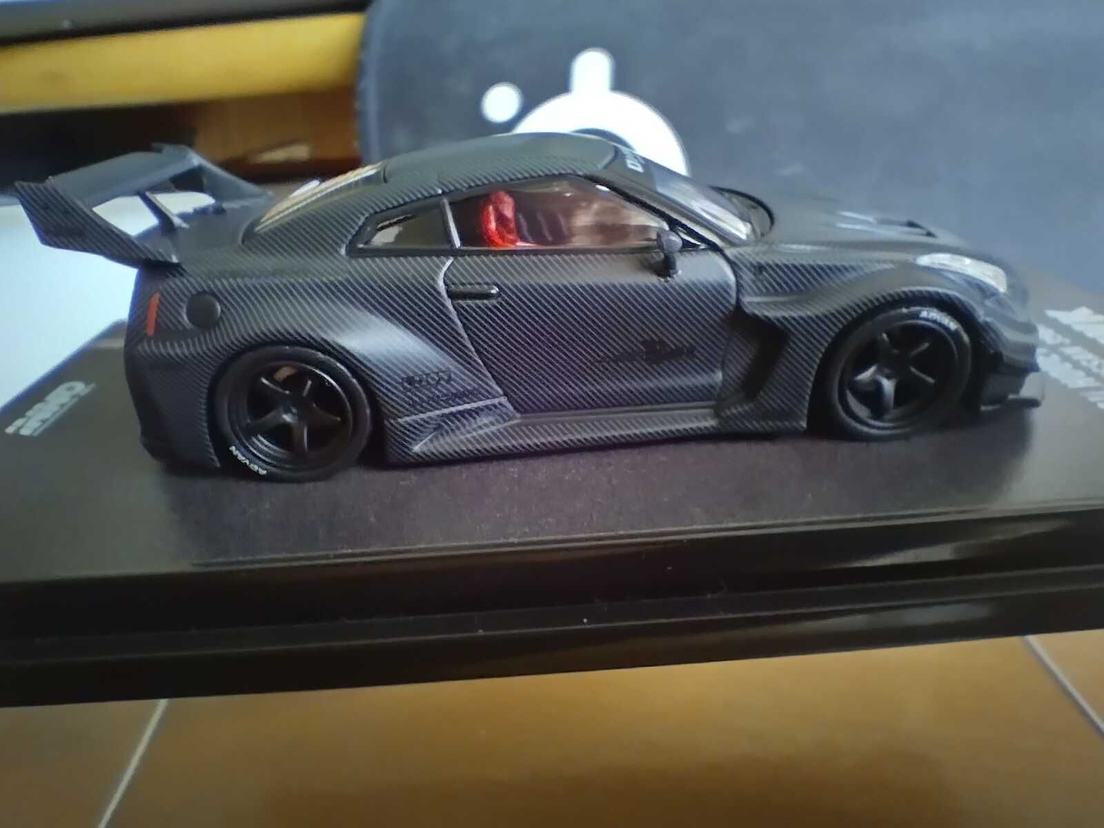 Coleção diecast 1:64 inclui tarmac, inno64, street weapon