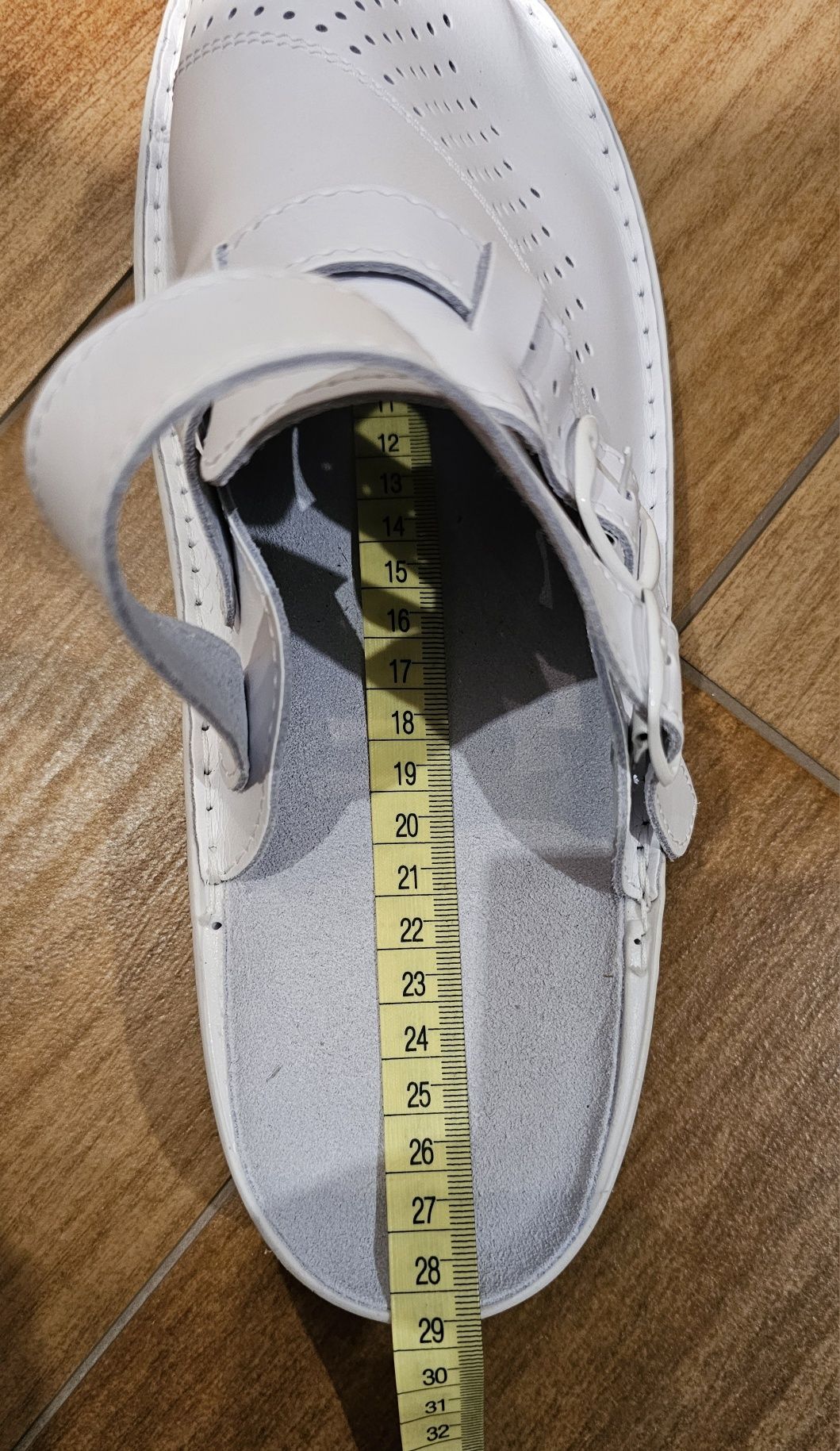 Buty medyczne z atestem, białe, nowe, rozmiar 44