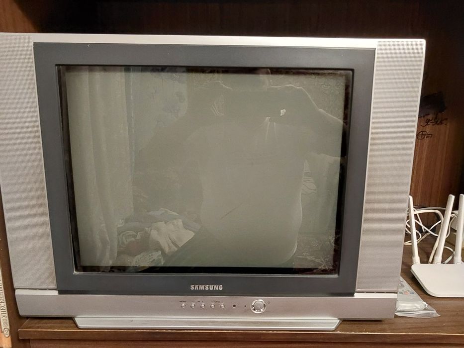 Телевізор Samsung (21 дюйм 53 см).