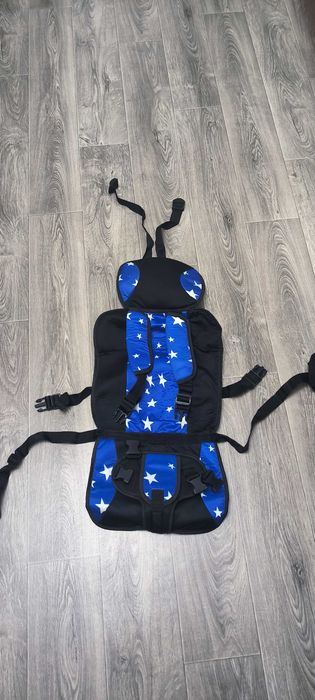 Детское кресло в авто бескаркасное