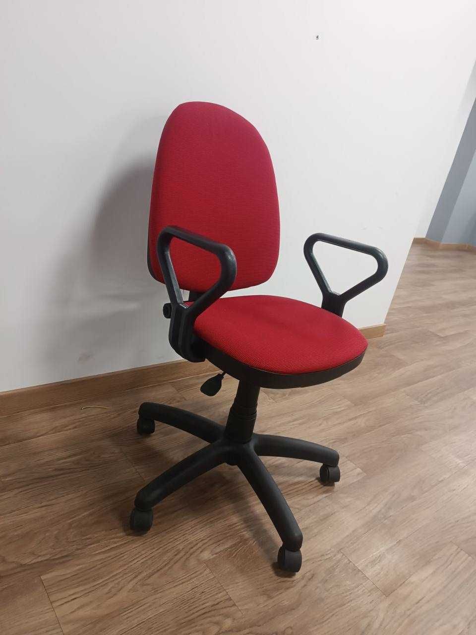 Крісло офісне Primteks Plus Prestige GTP (В-14) в гарному стані 4шт