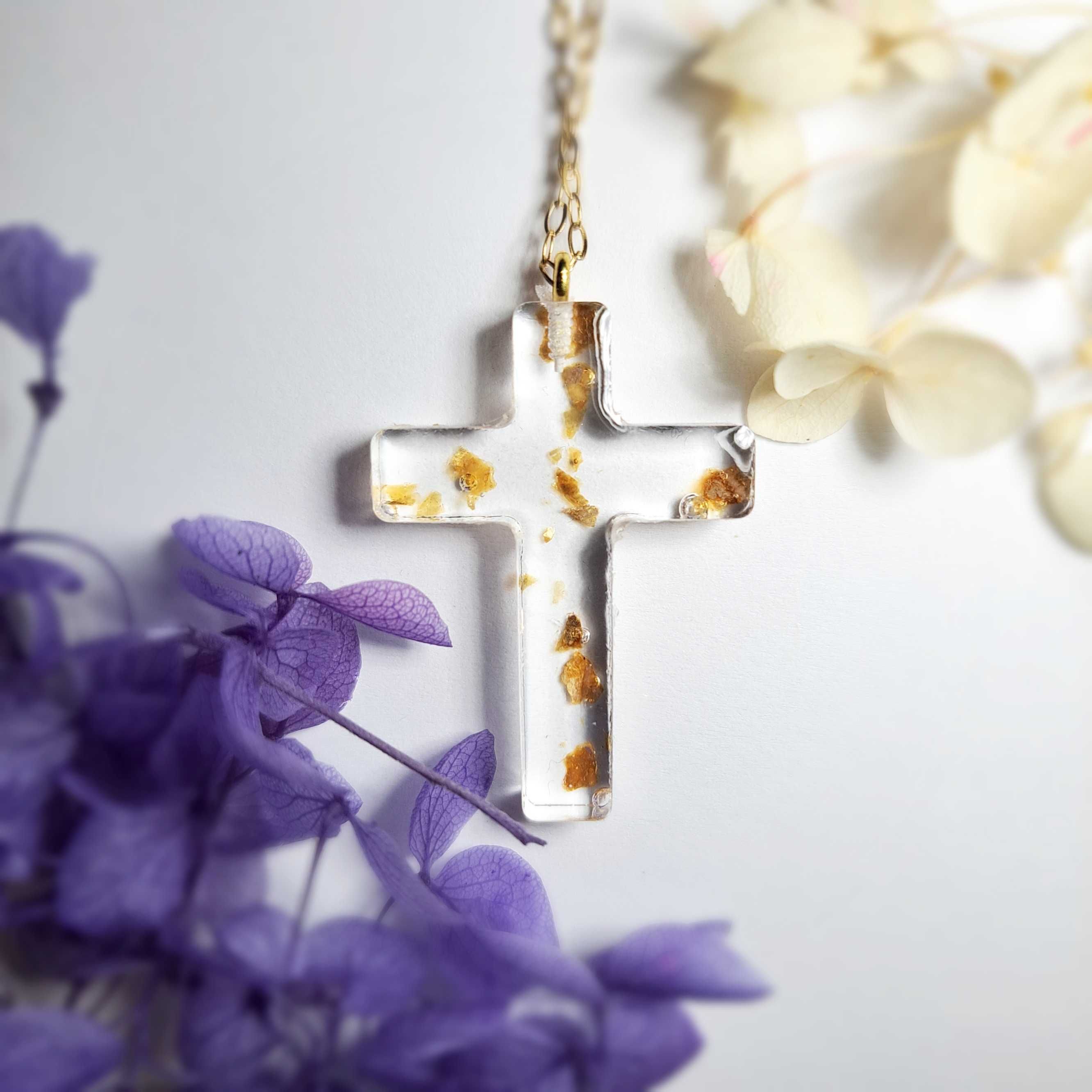 Krzyżyk żywiczny handmade