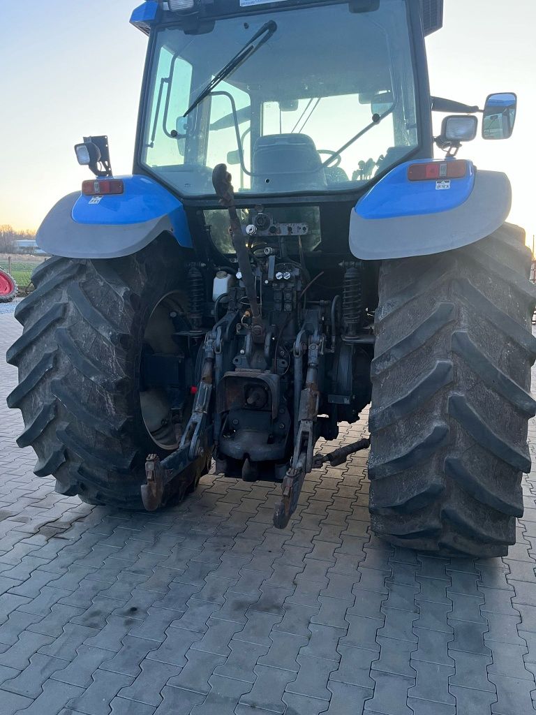 New Holland TM 165