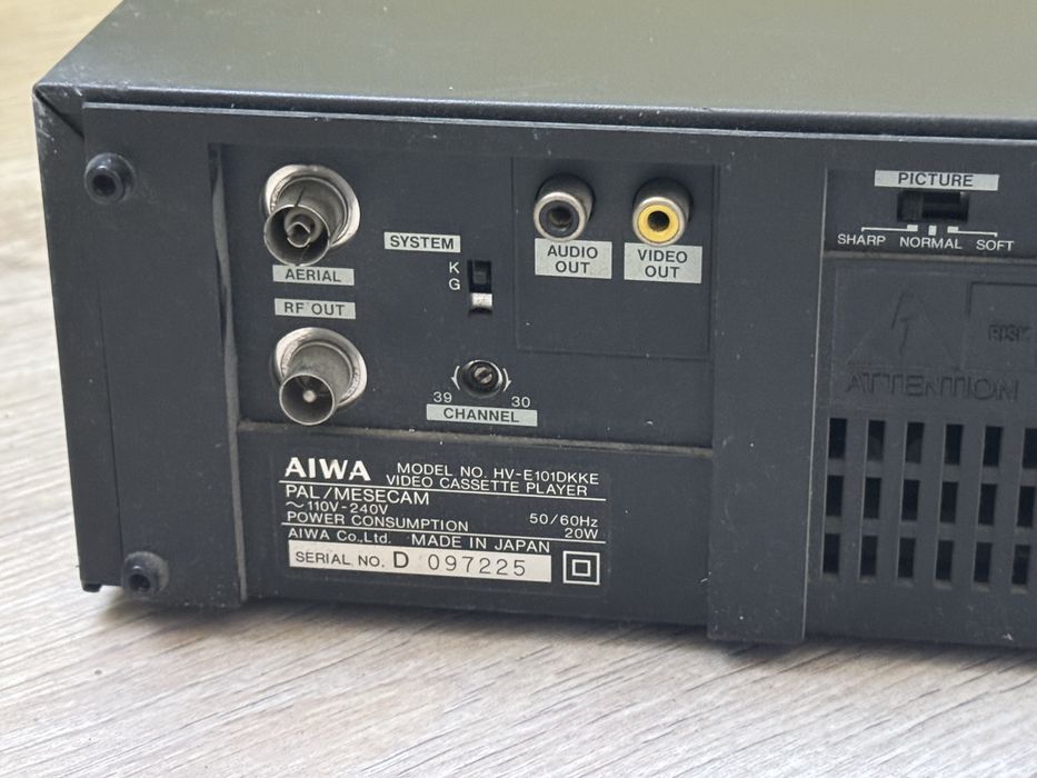 Odtwarzacz video VHS AIWA HV-E101DKKE retro