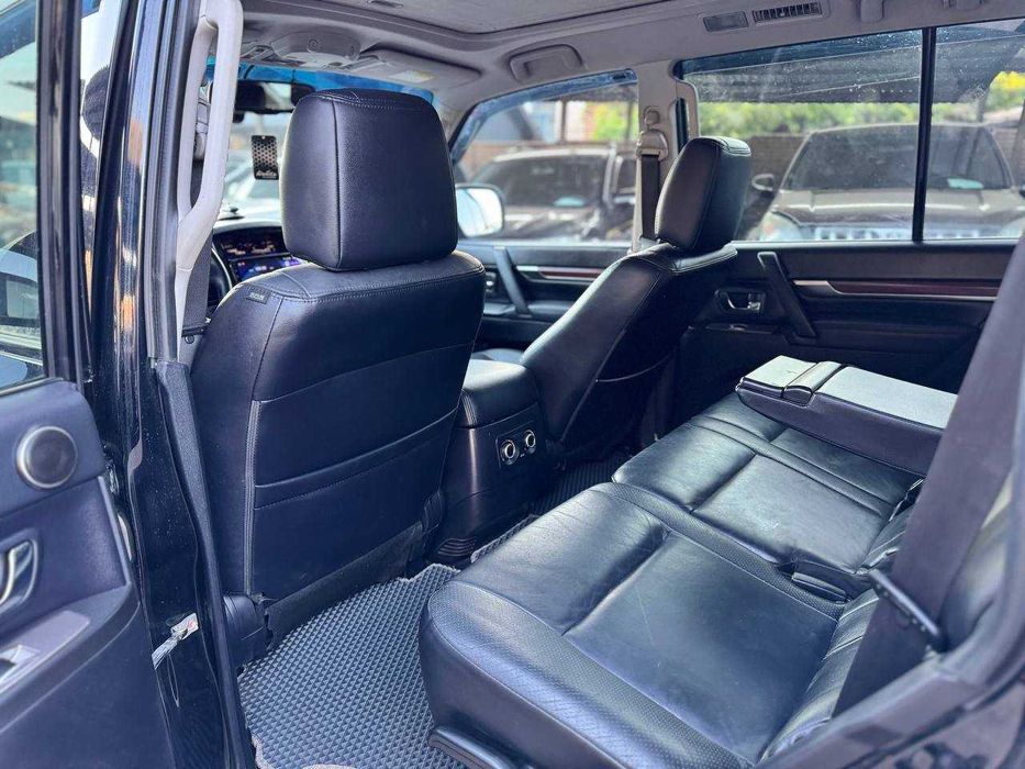 Mitsubishi Pajero Wagon Офіційне авто 2010