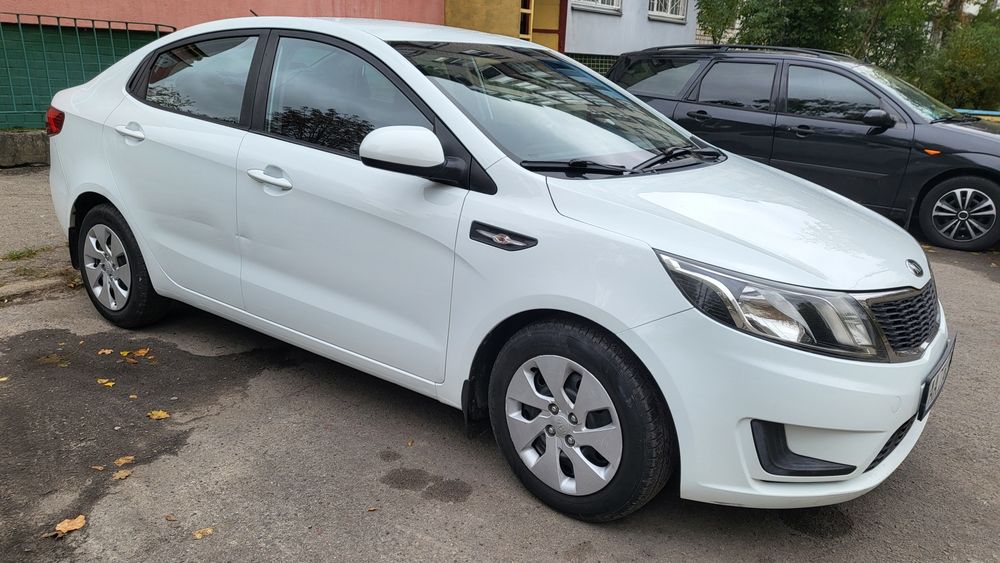 Kia Rio автомат 1,4 бензин