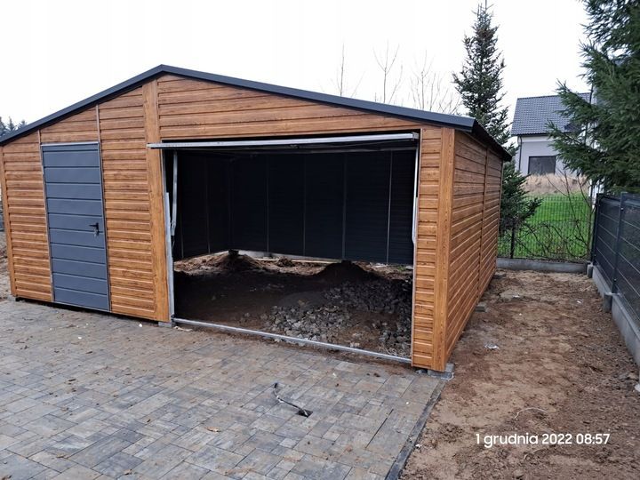 Garaż blaszany jednostanowiskowy 6x5 m dwuspad - Brama uchylna, Drewno