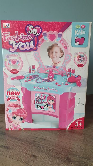 Дитяче трюмо, туалетний столик для дівчинки, дитяче дзеркало