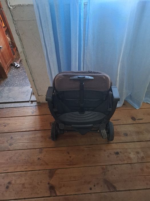 Cadeira de passeio de criança em bom estado