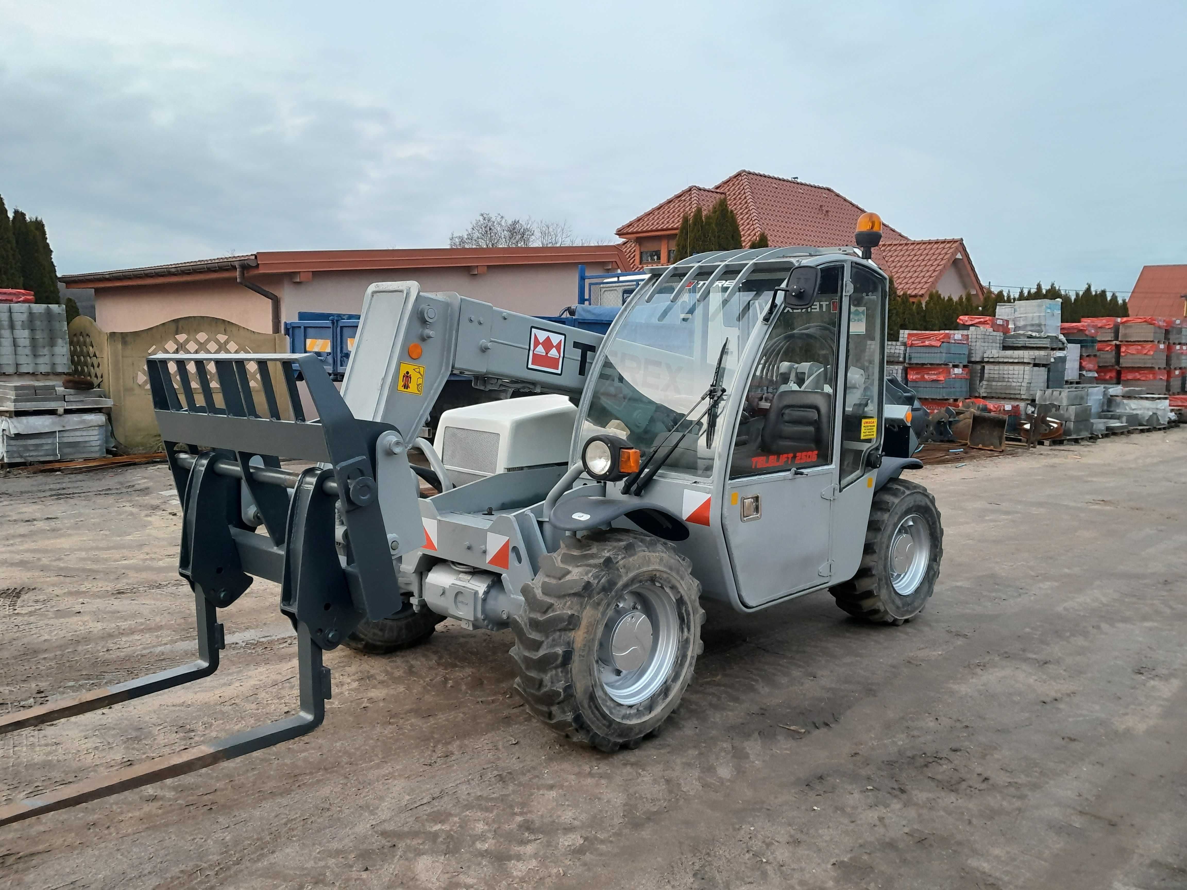 ładowarka teleskopowa terex telelift 2005r ( manitu jcb cat)