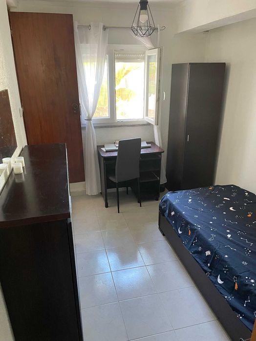 Alugo  em Gambelas Faro, quartos para  estudantes