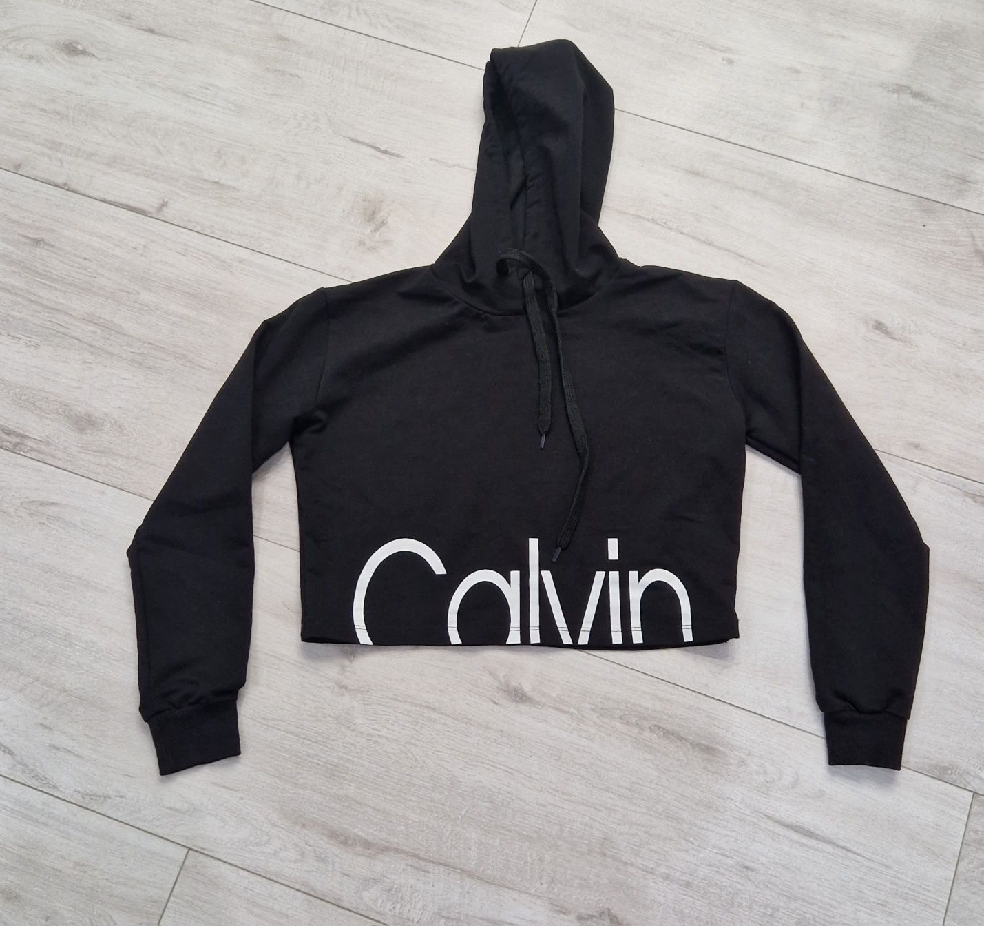 Calvin Klein czarna krotka bluza S