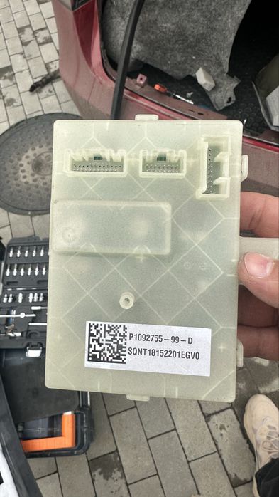 Tesla 3 блок зарядки P1092755-99-D