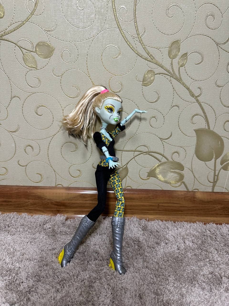 Продам оригінальну ляльку Monster High