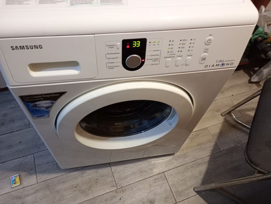 Пральна машина в гарному стані