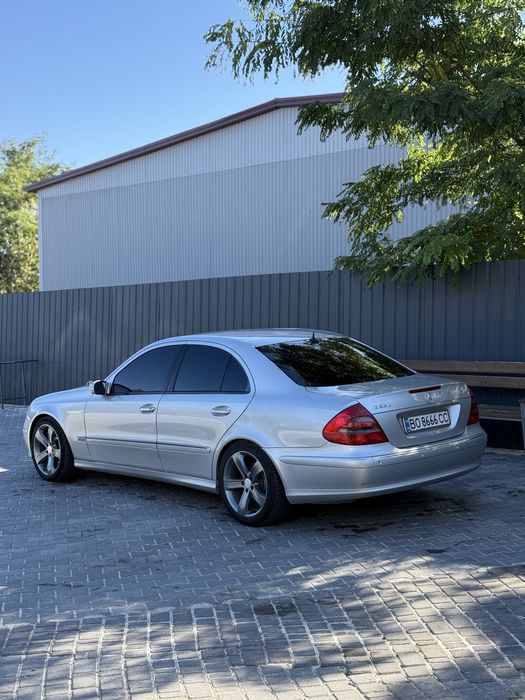 Mercedes-benz e-class 320