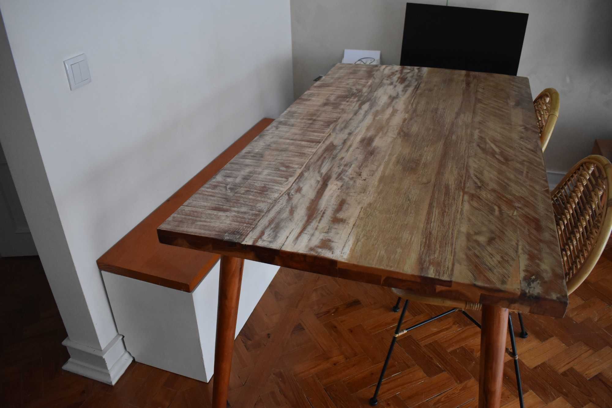 Vendo mesa de jantar madeira acácia ÓTIMO ESTADO