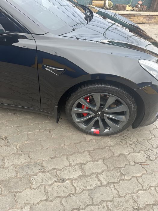Tesla Model 3 dual motor