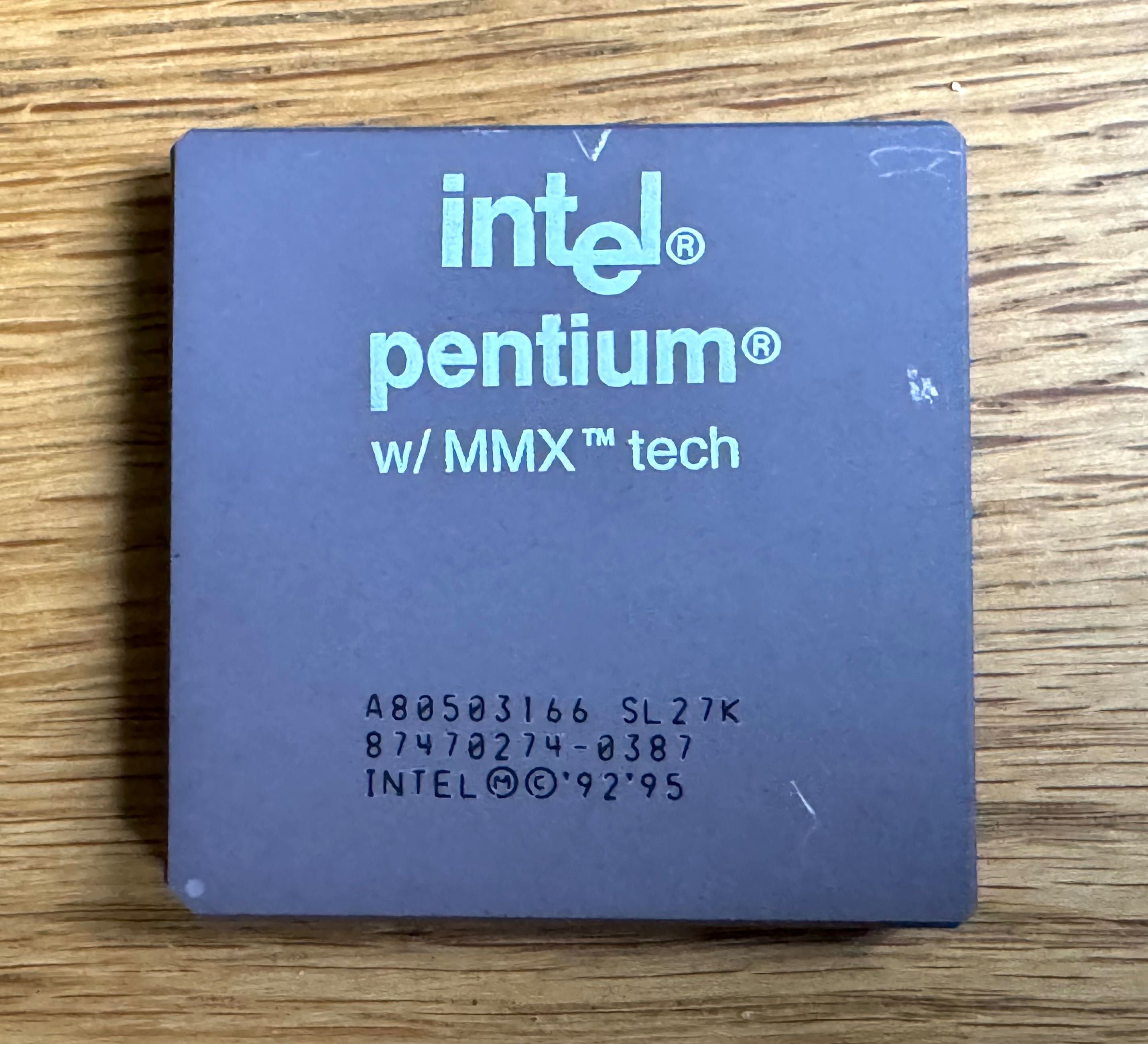 Procesor Intel Pentium MMX 166Mhz