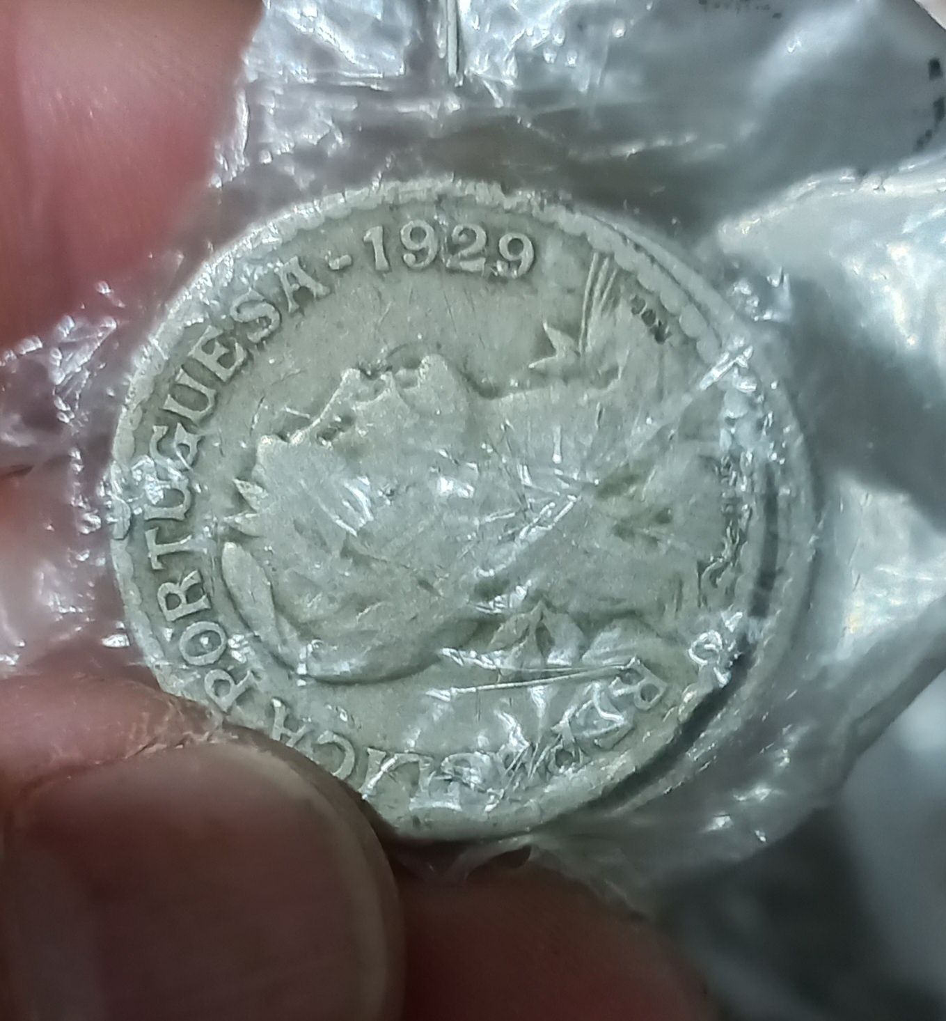 Várias moedas de 1 escudo a partir de 20 euros