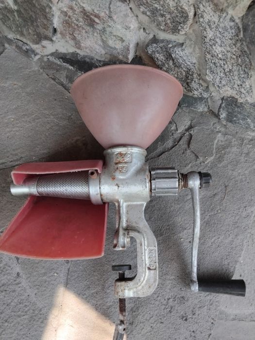 Соковижималка чугунна шнекова 80-х років