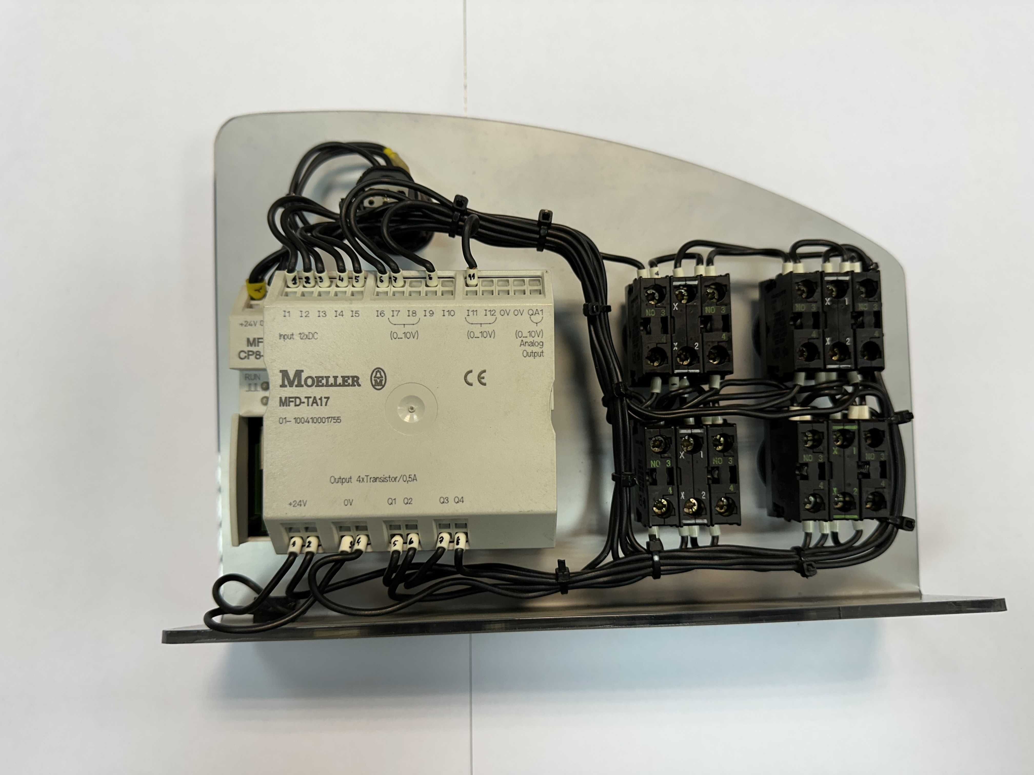 Zestaw Moeller wyświetlacz MFD-80-B moduł I/O CPU MFD-TA17 MFD-CP8-NT