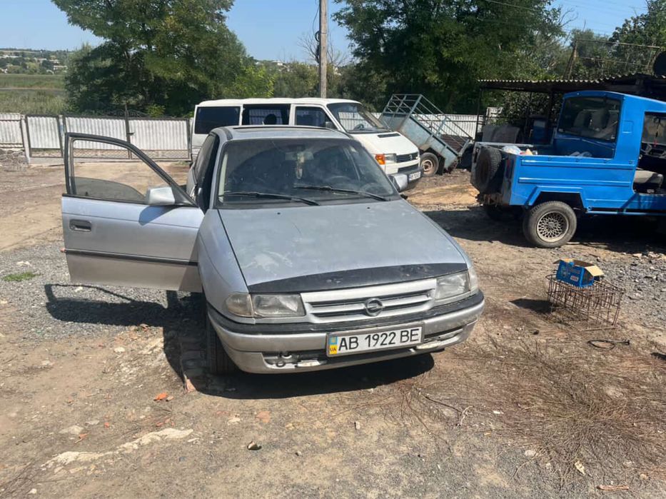 Легкова Машина Opel Astra