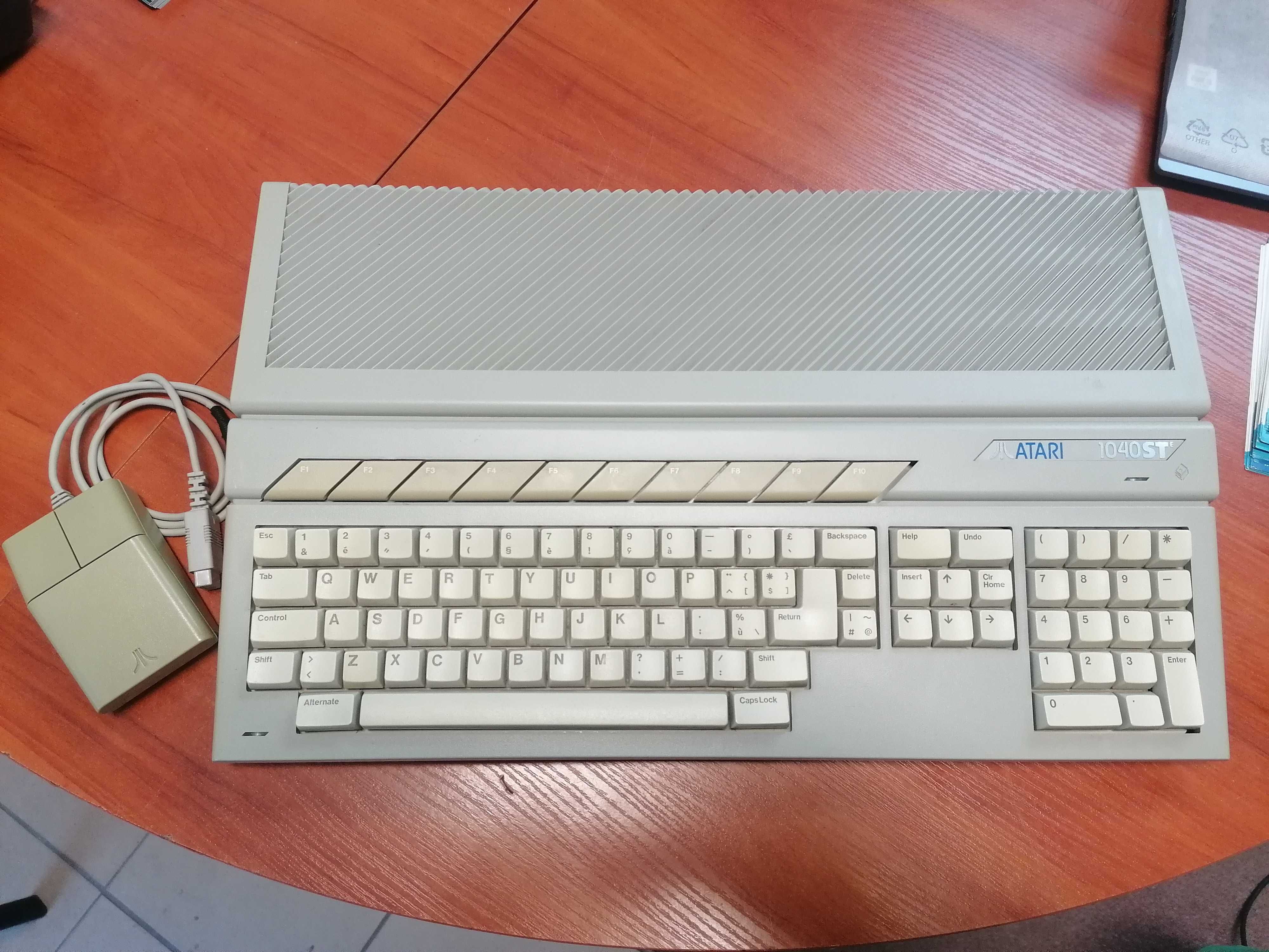 Atari 1040 STE 4MB + Myszka oryginał + 10 dyskietek