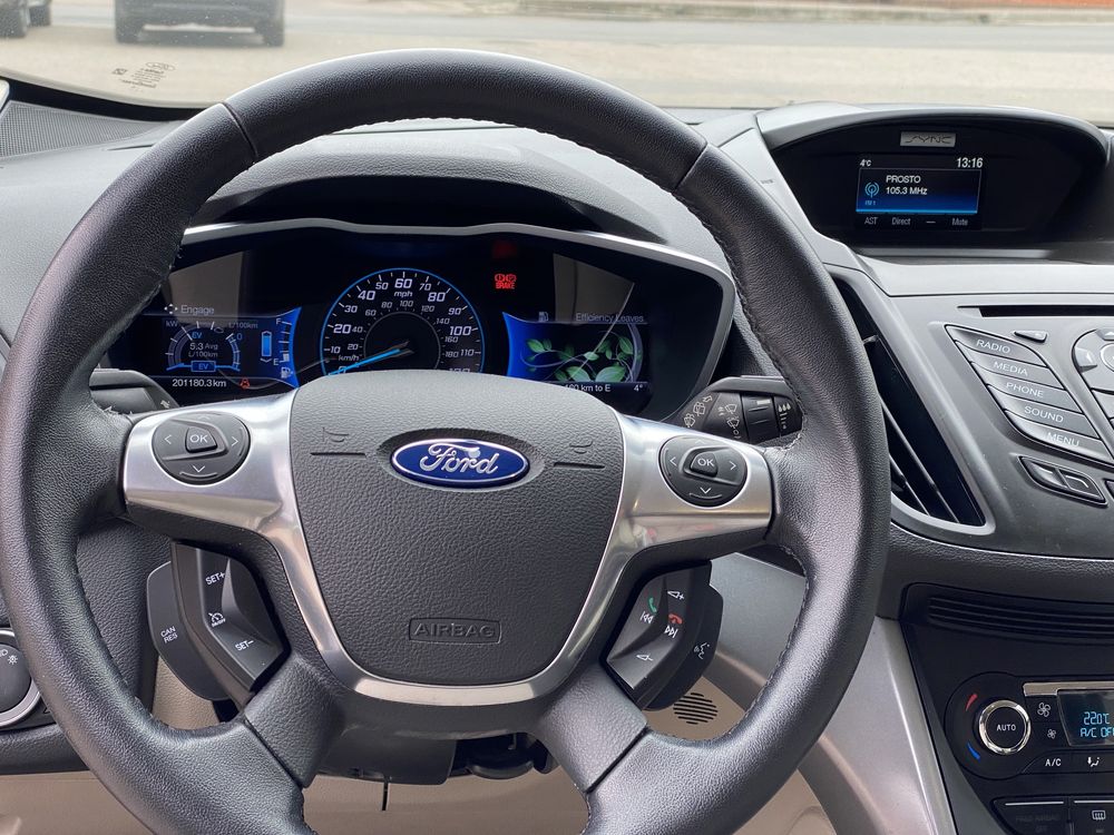 Ford C-Max 2015, 2.0L Hybrid, расход 6 литров