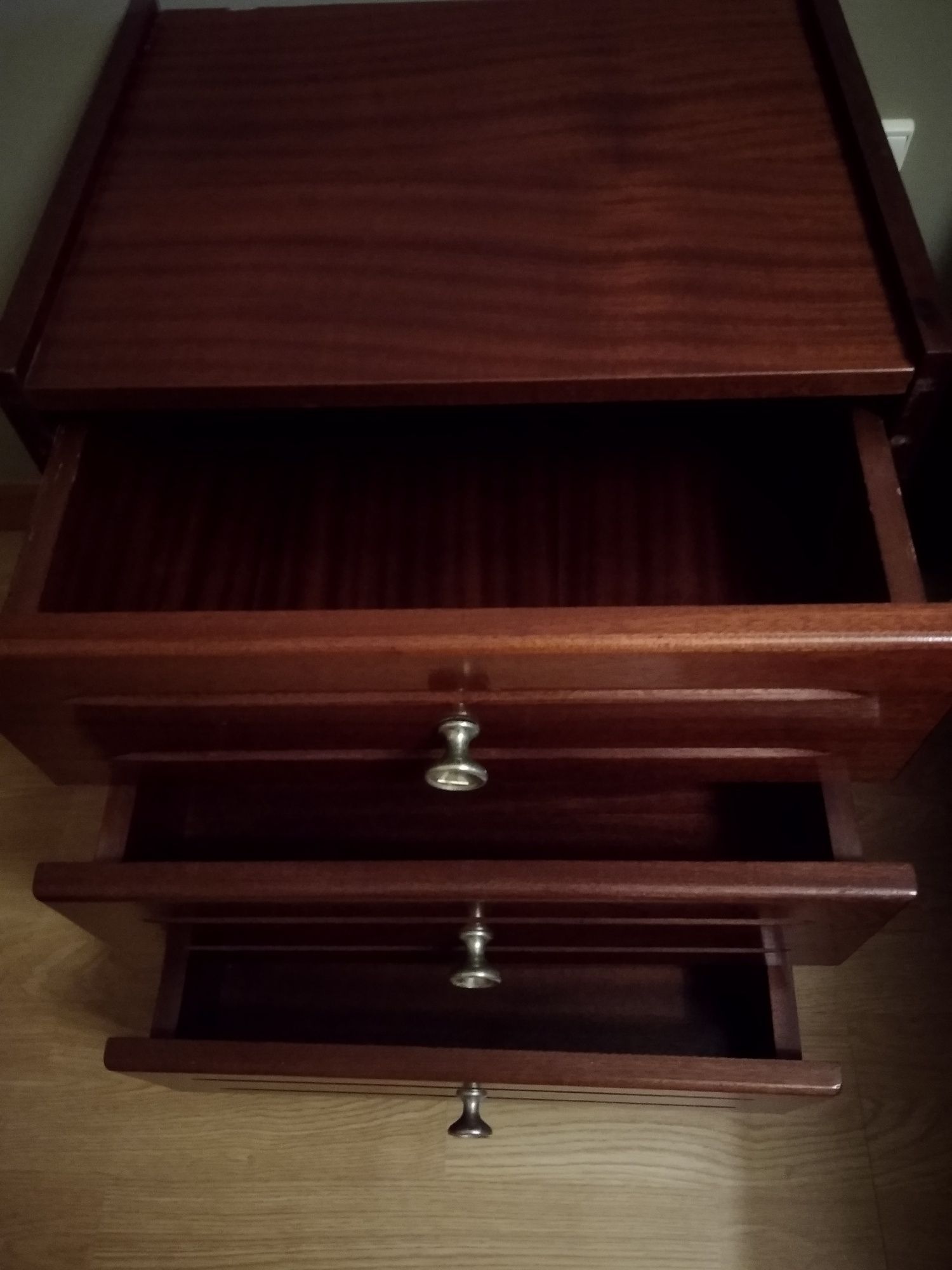 Mesa de cabeceira