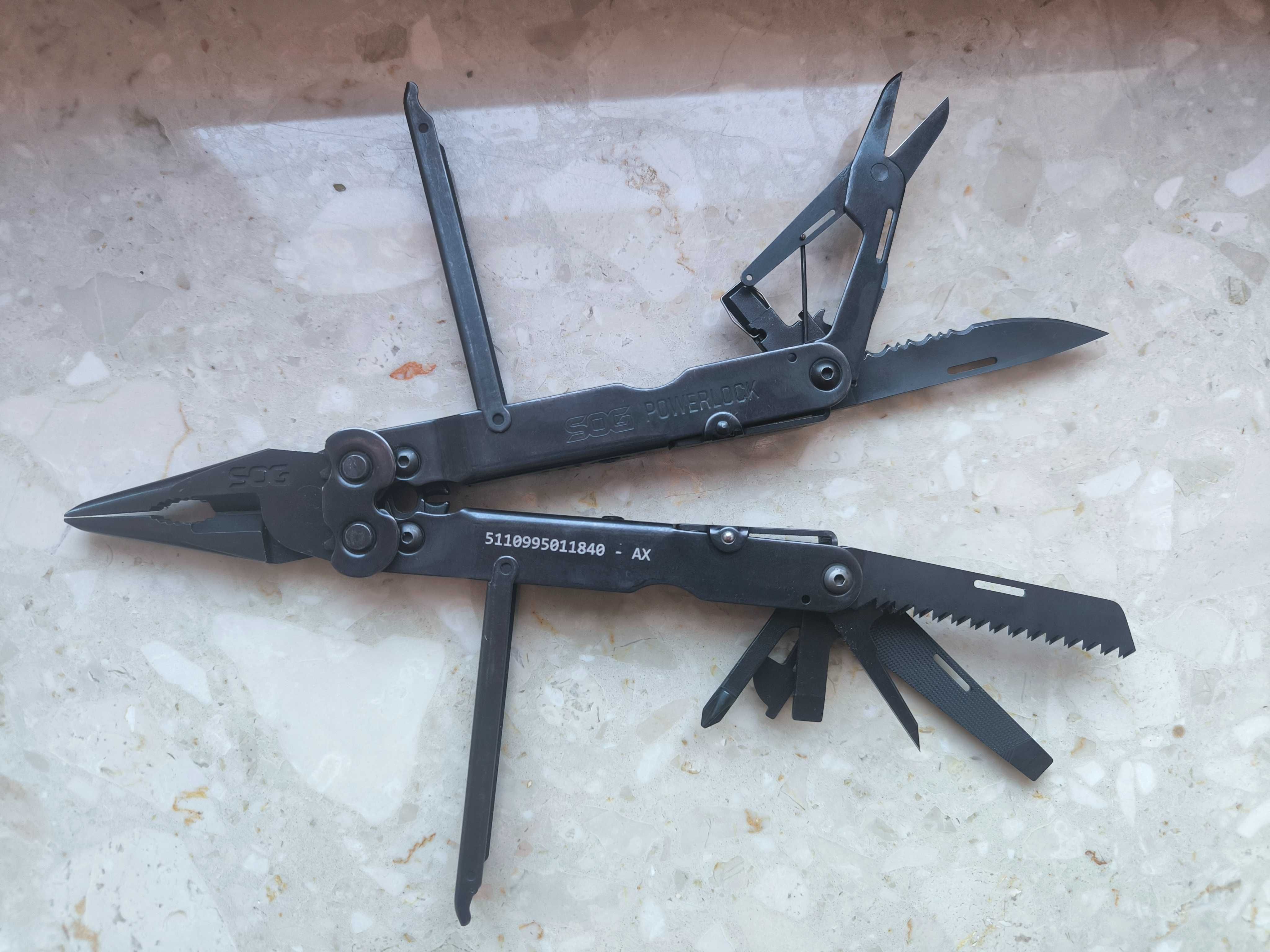 Sog Powerlock multitool z nożem