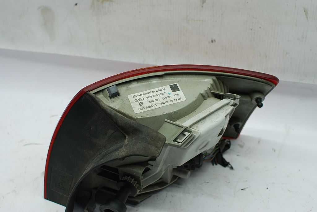 Lampa Tylna Lewa Błotnik Oryginalna Wkład Eu 095E Audi A4 B7 Avant