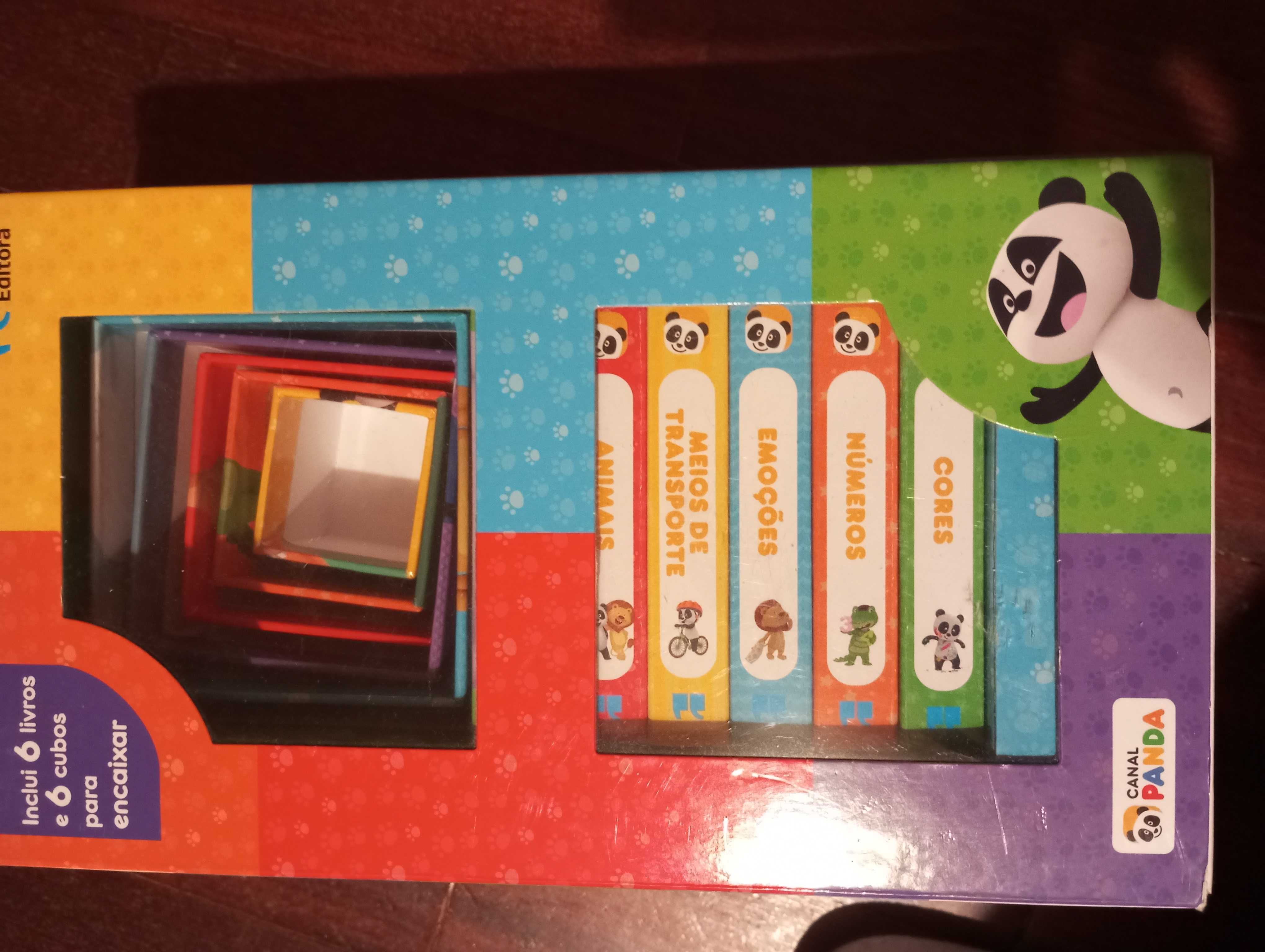 Livros Panda + cubos encaixar