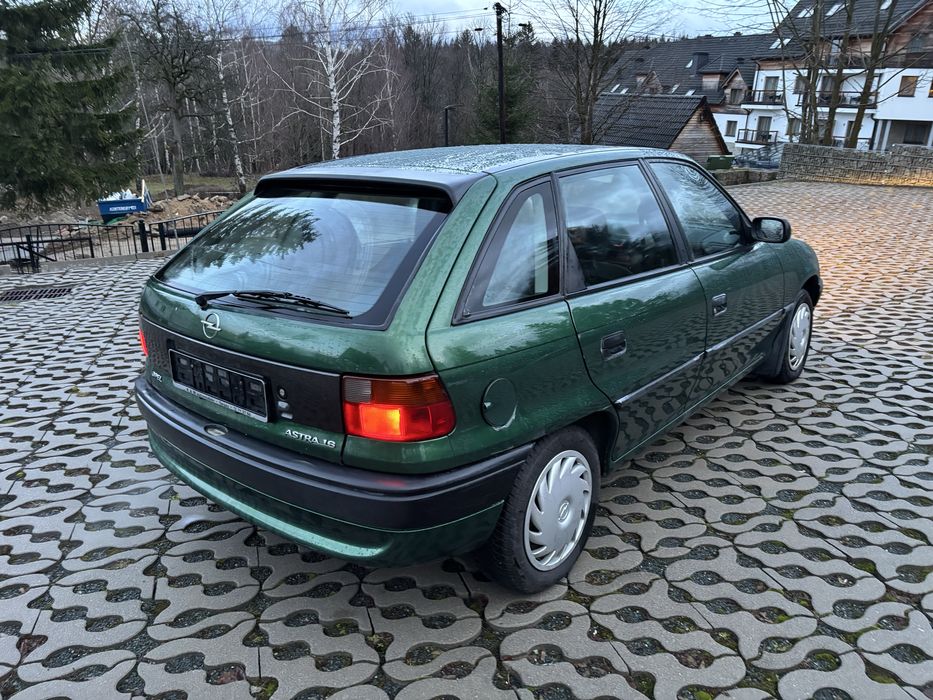 Opel Astra 1,6 ben , jeden wlasciciel z Niemiec