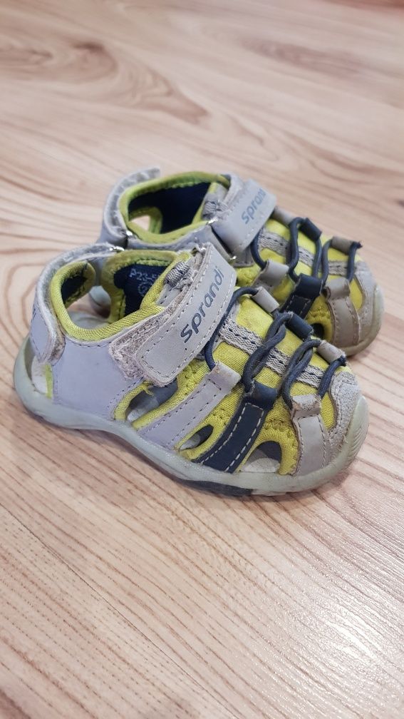 Sandały z zakrytymi palcami buty dla chłopca r.21