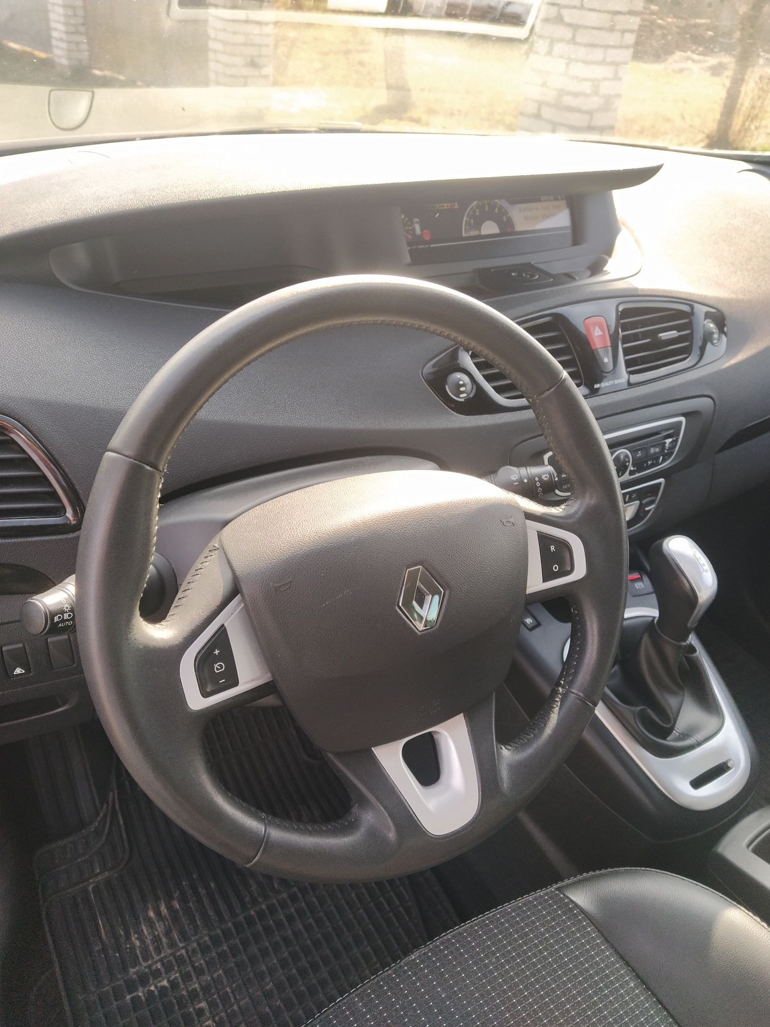 Продам Renault Scenic 2011 1.5 автомат