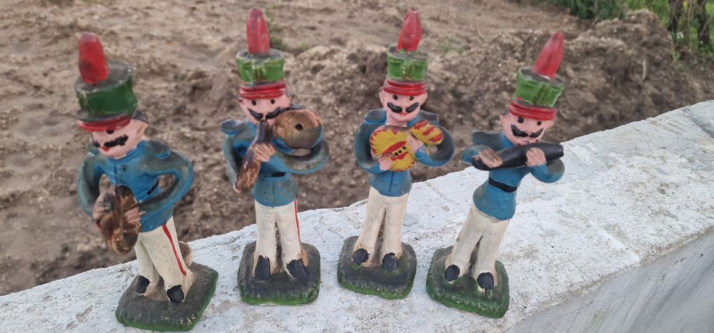 Musicos viana pintados mão  antigos com assobio atraz.