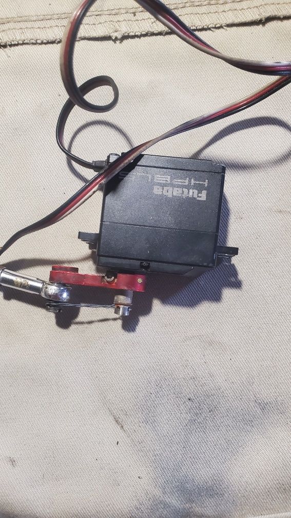 Срочно Сервопривод futaba hps a703 Цена за 2 сервопривода.