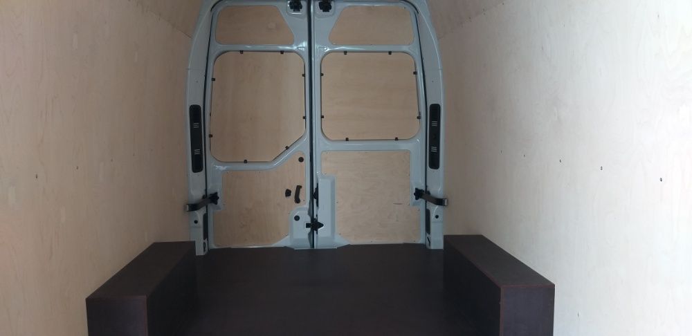 Zabudowa busa, paki Renault Master L4H2 podłoga, boki, nadkola