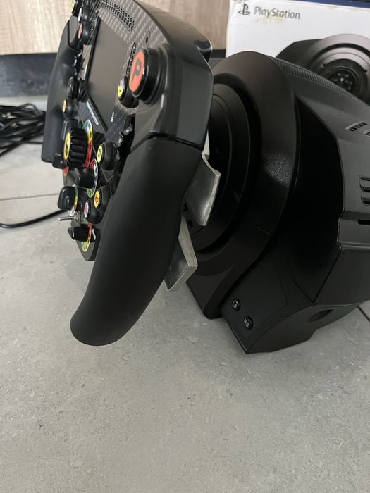 Zestaw thrustmaster symulator kierownica ferrari baza pedaly