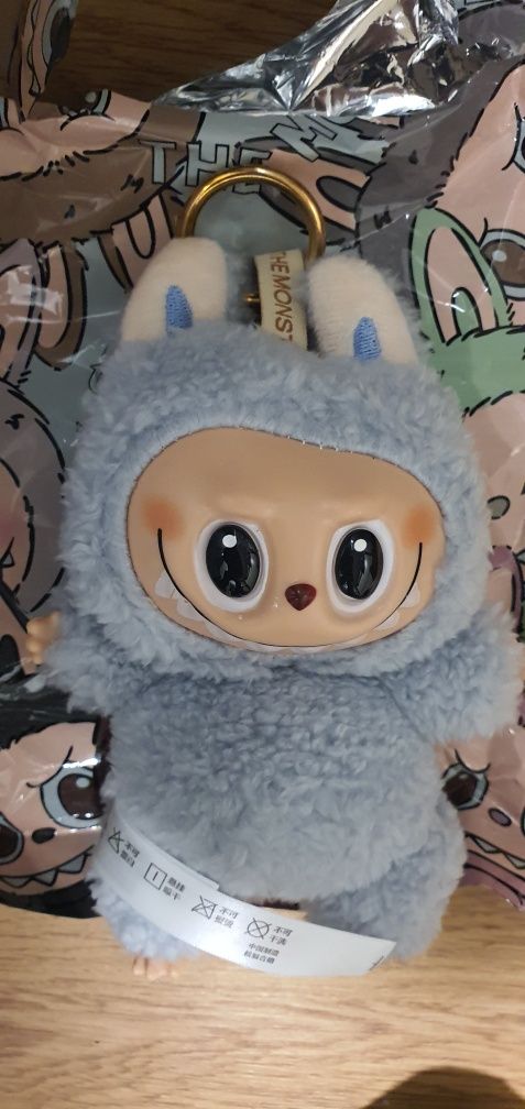 Labubu boneca novo