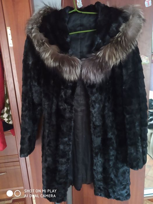 Продам Норковую шубу